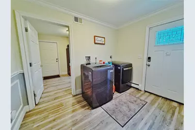 180 Country Road, Medford, NY 11763 - Photo 13