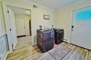 180 Country Rd, Medford, NY 11763 - Photo 13