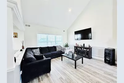 180 Country Road, Medford, NY 11763 - Photo 5