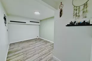 180 Country Rd, Medford, NY 11763 - Photo 27