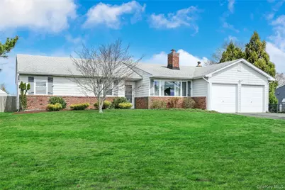 7 Lindner Court, Brookhaven, NY 11719 - Photo 3