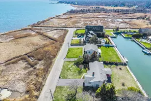 7 Lindner Ct, Brookhaven, NY 11719 - Photo 11