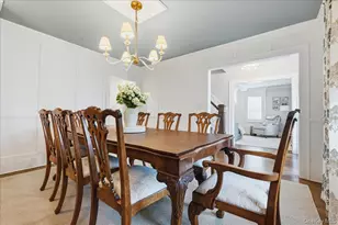 130 Wellington Rd, Mineola, NY 11501 - Photo 9
