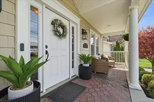 130 Wellington Rd, Mineola, NY 11501 - Photo 3
