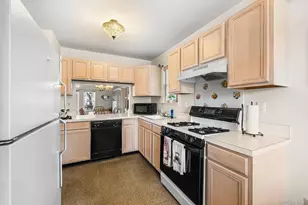 1 Spruce Ln, Central Islip, NY 11722 - Photo 7