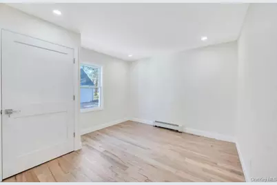 624 Townline Road, Hauppauge, NY 11788 - Photo 15