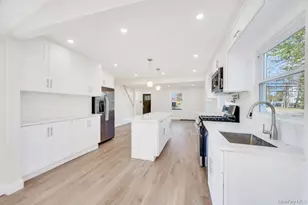 624 Townline Rd, Hauppauge, NY 11788 - Photo 11