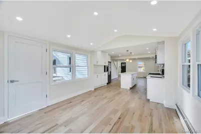 624 Townline Road, Hauppauge, NY 11788 - Photo 7