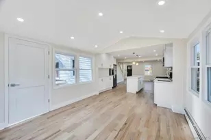 624 Townline Rd, Hauppauge, NY 11788 - Photo 7