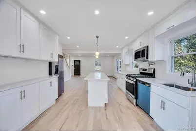 624 Townline Road, Hauppauge, NY 11788 - Photo 17