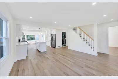 624 Townline Road, Hauppauge, NY 11788 - Photo 11