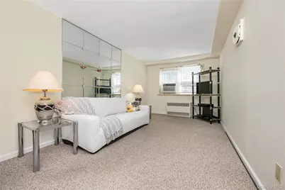 95-01 43rd Avenue, Elmhurst, NY 11373 - Photo 5