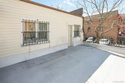 95-01 43rd Avenue, Elmhurst, NY 11373 - Photo 29