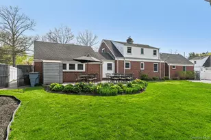 1 Huntington Bay Rd, Huntington, NY 11743 - Photo 33