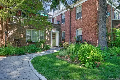 74 Pinewood Road #1F, Hartsdale, NY 10530 - Photo 1