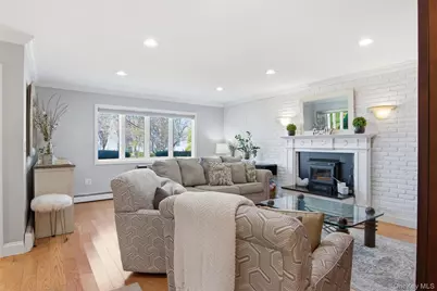 268 Curtis Avenue, Carle Place, NY 11514 - Photo 5