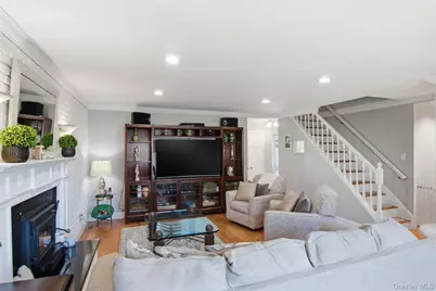 268 Curtis Avenue, Carle Place, NY 11514 - Photo 7