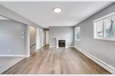 10 Winnetica Lane, East Islip, NY 11730 - Photo 21