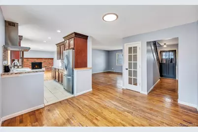 10 Winnetica Lane, East Islip, NY 11730 - Photo 5