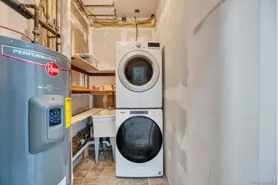 10 Winnetica Lane, East Islip, NY 11730 - Photo 31