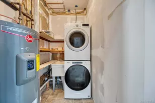 10 Winnetica Ln, East Islip, NY 11730 - Photo 31