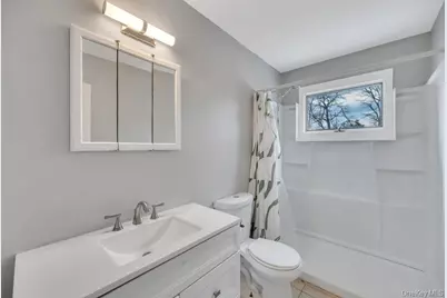 10 Winnetica Lane, East Islip, NY 11730 - Photo 29