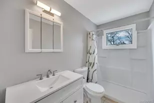 10 Winnetica Ln, East Islip, NY 11730 - Photo 29