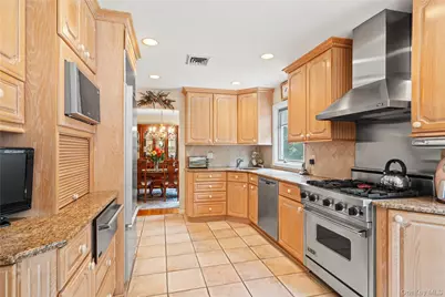 8 Ungava Drive, New City, NY 10956 - Photo 5