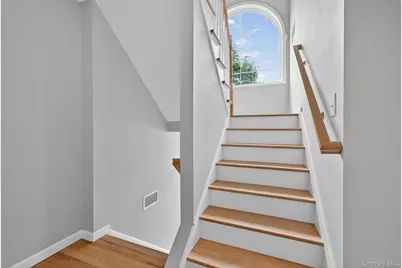 16 W Railroad Avenue, Garnerville, NY 10923 - Photo 27