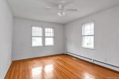 154 Rocklyn Avenue, Lynbrook, NY 11563 - Photo 13