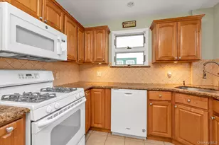 154 Rocklyn Ave, Lynbrook, NY 11563 - Photo 7