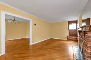 154 Rocklyn Ave, Lynbrook, NY 11563 - Photo 3