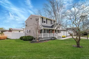 1 Hooper Ct, Port Jefferson Station, NY 11776 - Photo 3