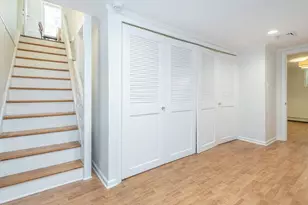 8 Chelsea Dr, Port Washington, NY 11050 - Photo 37