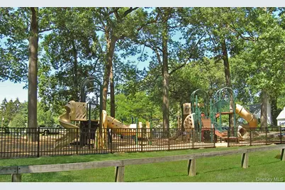 8 Chelsea Drive, Port Washington, NY 11050 - Photo 49