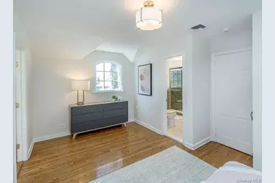 8 Chelsea Drive, Port Washington, NY 11050 - Photo 31