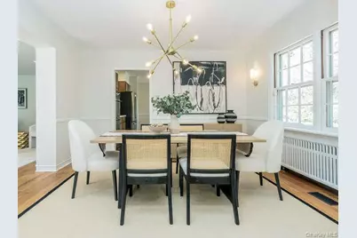 8 Chelsea Drive, Port Washington, NY 11050 - Photo 9