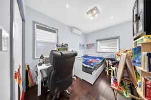 5-20 124th St, College Point, NY 11356 - Photo 15