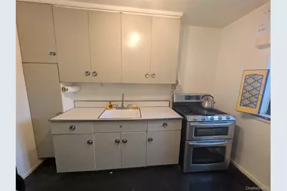 87-56 Francis Lewis Boulevard #B45, Hollis, NY 11423 - Photo 9