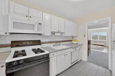 37 Fieldstone Drive #E4, Hartsdale, NY 10530 - Photo 9