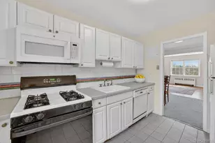 37 Fieldstone Dr, Hartsdale, NY 10530 - Photo 9