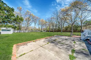 67 Pentmoor Dr, Mastic, NY 11950 - Photo 15