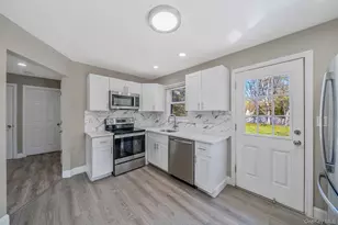 67 Pentmoor Dr, Mastic, NY 11950 - Photo 3