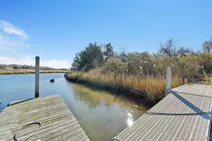 32 Tanners Neck Ln, Westhampton, NY 11977 - Photo 3
