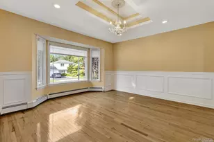 128 Hazelwood Dr, Jericho, NY 11753 - Photo 7