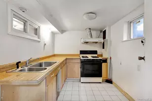 128 Hazelwood Dr, Jericho, NY 11753 - Photo 23