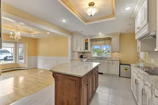 128 Hazelwood Dr, Jericho, NY 11753 - Photo 9