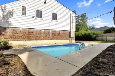 128 Hazelwood Drive, Jericho, NY 11753 - Photo 25