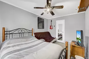 61-05 78th St, Middle Village, NY 11379 - Photo 13