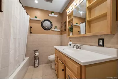 190 Lake Pointe Circle #190, Middle Island, NY 11953 - Photo 15